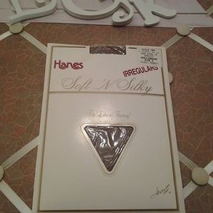 HANES STOCKINGS - NWT